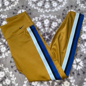 Very UNIQUE Gold Nike leggings !